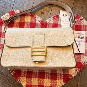 Divina Firenze Beige with add.Crossbody strap Baguette style